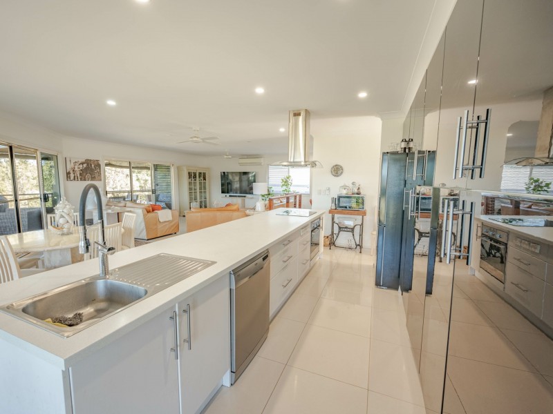 9 THE TOR WALK, Russell Island QLD 4184