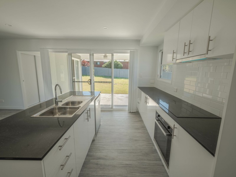 9 Norfolk St, Russell Island QLD 4184