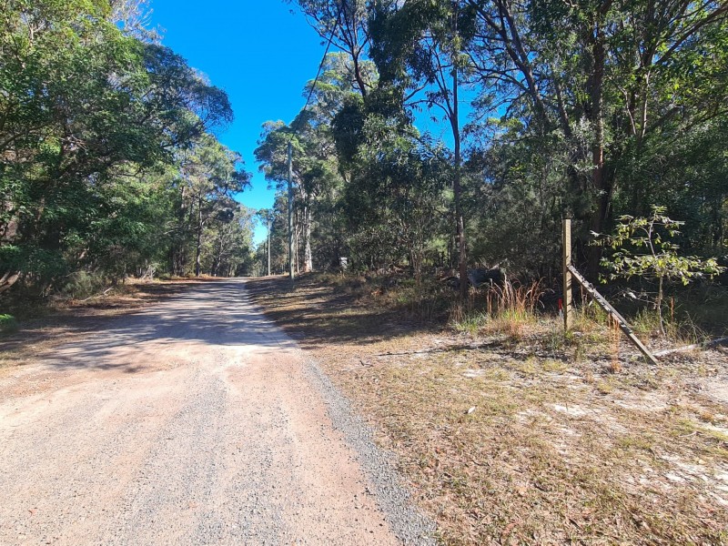 27 Burke Ave, Russell Island QLD 4184