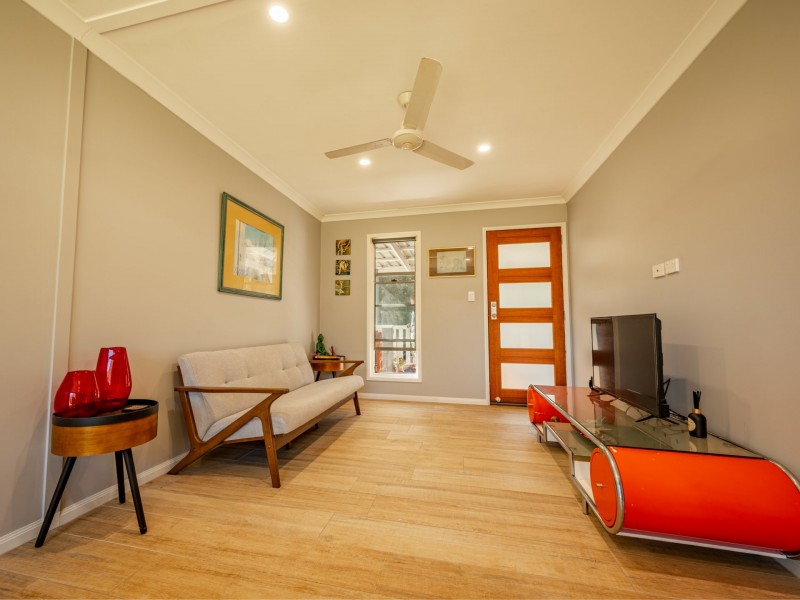 11 Todman St, Russell Island QLD 4184
