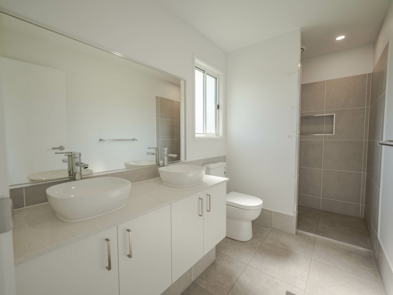 44 Laurel Street, Russell Island QLD 4184