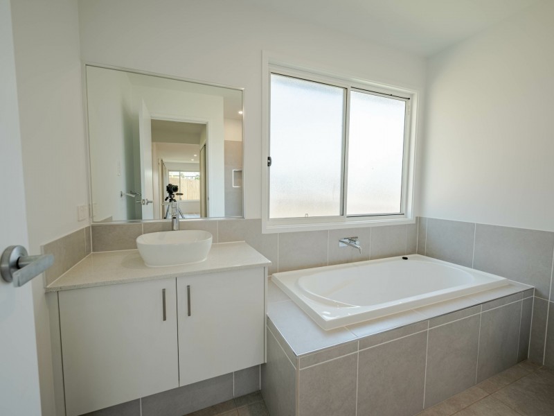 44 Laurel Street, Russell Island QLD 4184