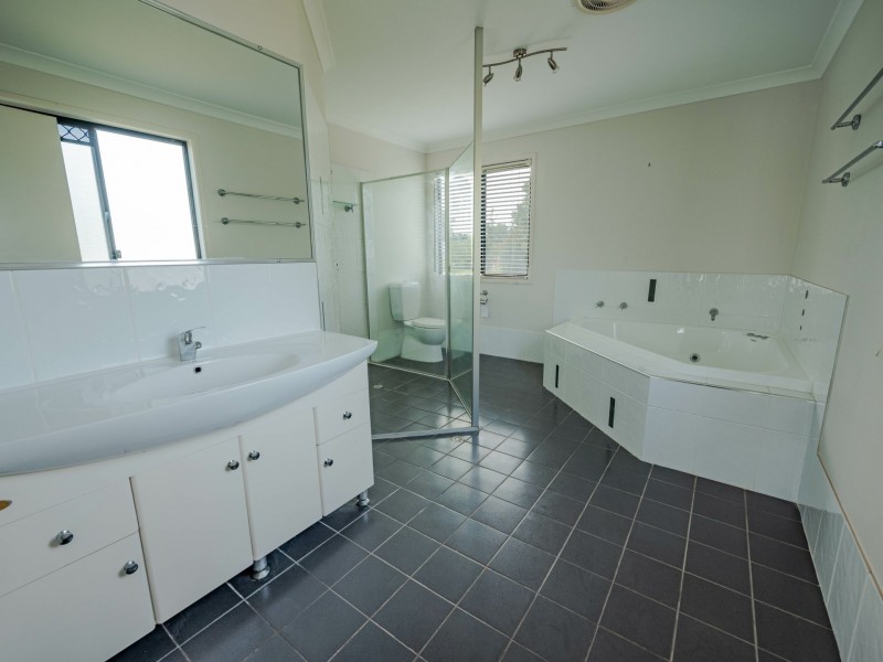 10 Carnation Court, Russell Island QLD 4184