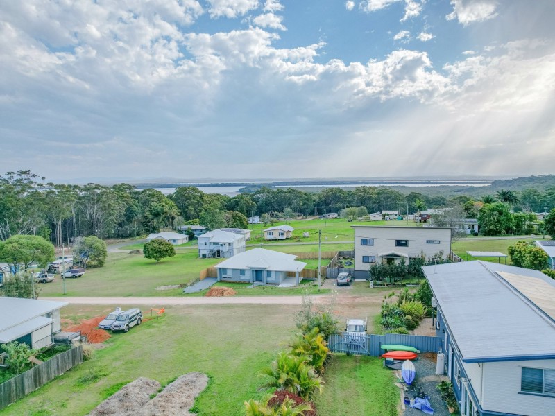 10 Carnation Court, Russell Island QLD 4184