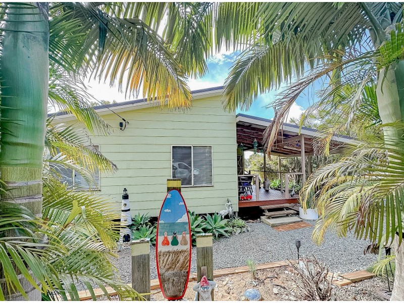 17 Jackson Road, Russell Island QLD 4184