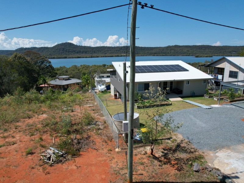 12 Opal Crt, Russell Island QLD 4184