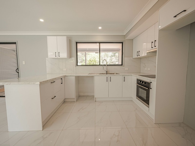 35 Channel Street, Russell Island QLD 4184