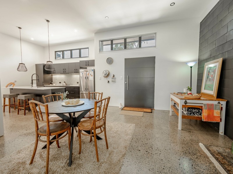 38 Guthrie St, Russell Island QLD 4184
