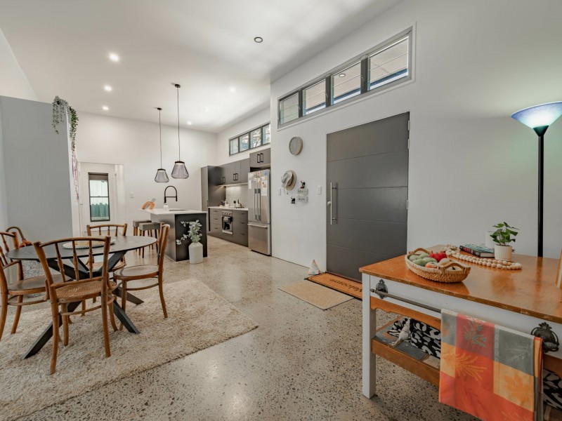 38 Guthrie St, Russell Island QLD 4184