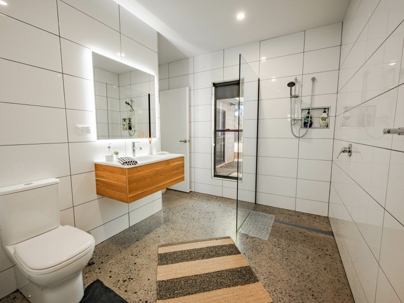 38 Guthrie St, Russell Island QLD 4184