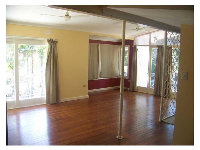4 Pearl Street, Russell Island QLD 4184