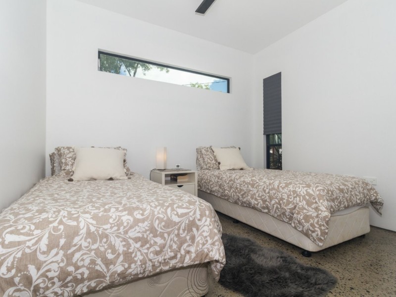 38 Guthrie Street, Russell Island QLD 4184