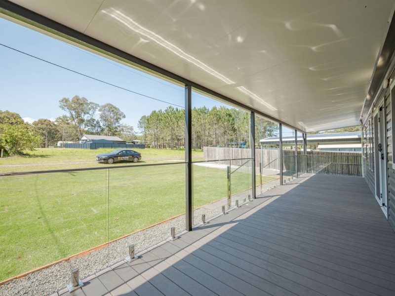100 Laurel Street, Russell Island QLD 4184