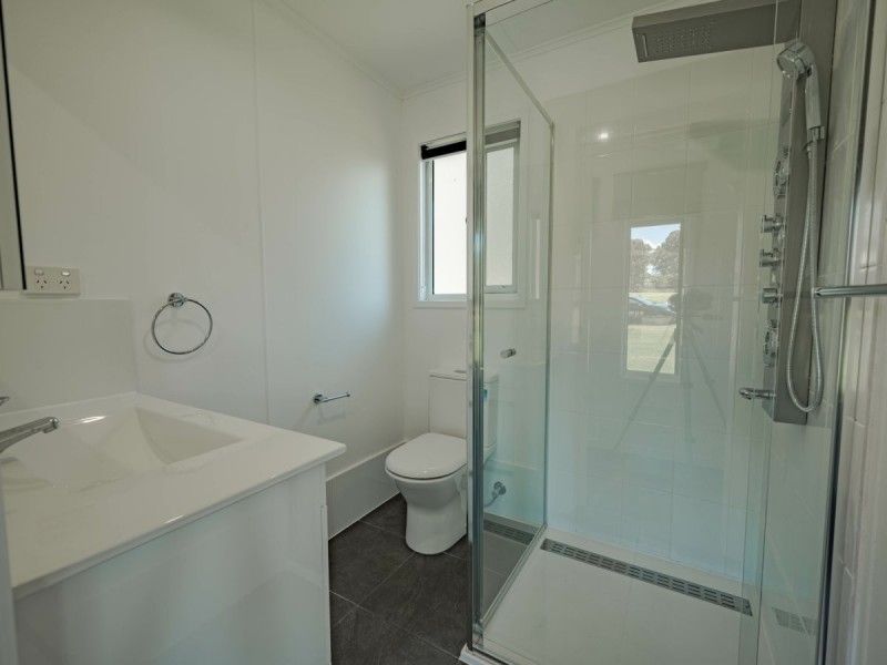 100 Laurel Street, Russell Island QLD 4184