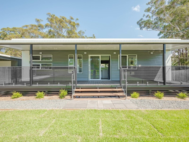 100 Laurel Street, Russell Island QLD 4184