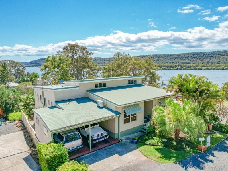 57 SEAWARD DRIVE, Russell Island QLD 4184