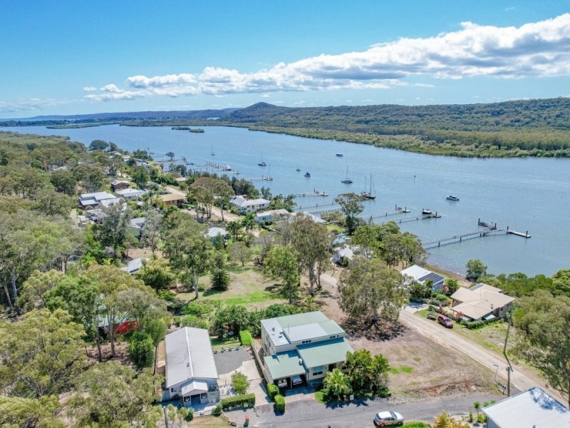 57 SEAWARD DRIVE, Russell Island QLD 4184