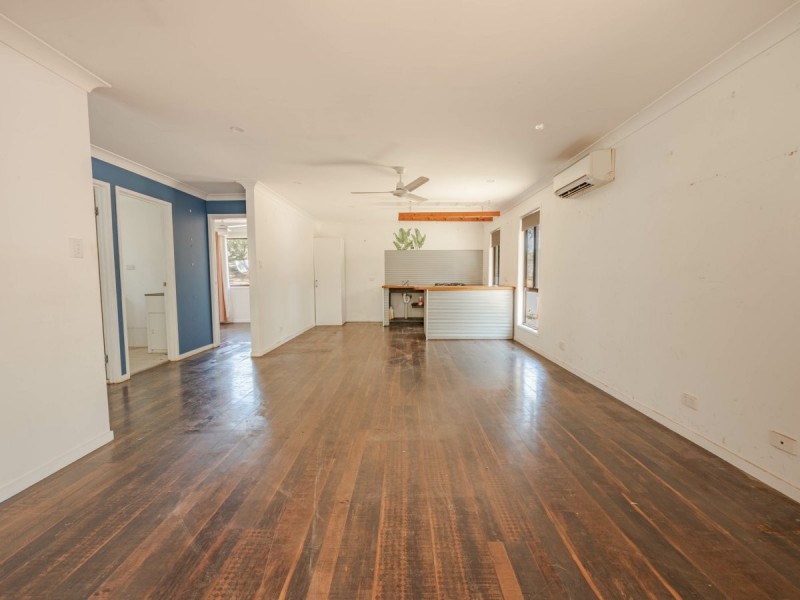 25 Azalea Street, Russell Island QLD 4184