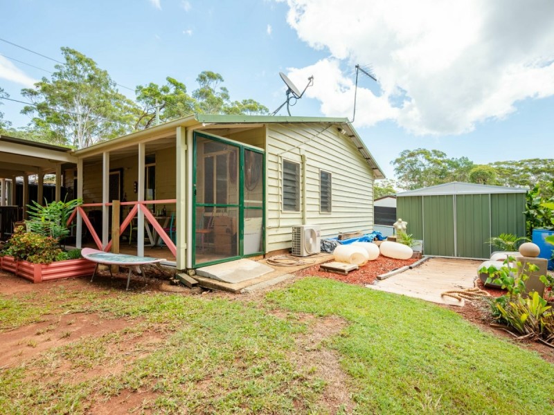 37 Hume St, Russell Island QLD 4184