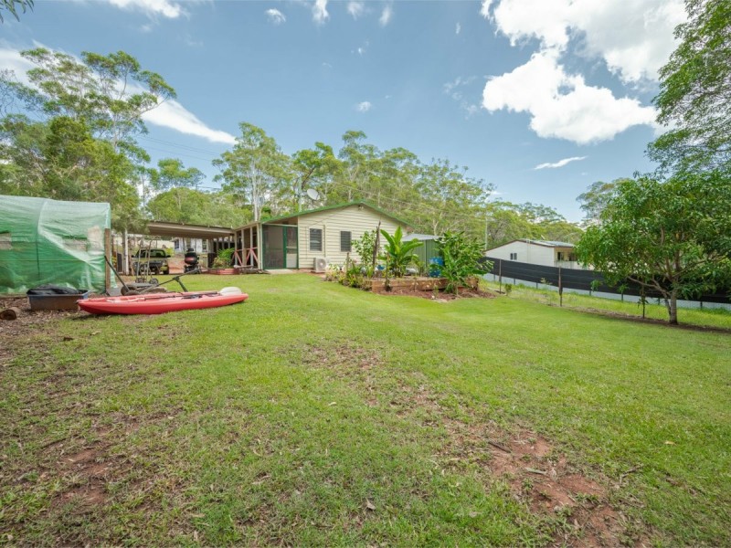 37 Hume St, Russell Island QLD 4184