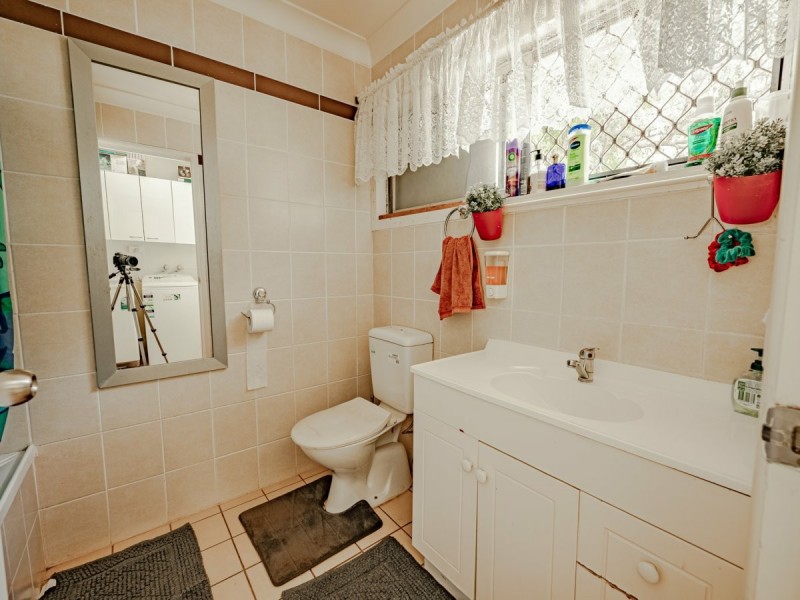 17-19 Jiwali Street, Russell Island QLD 4184