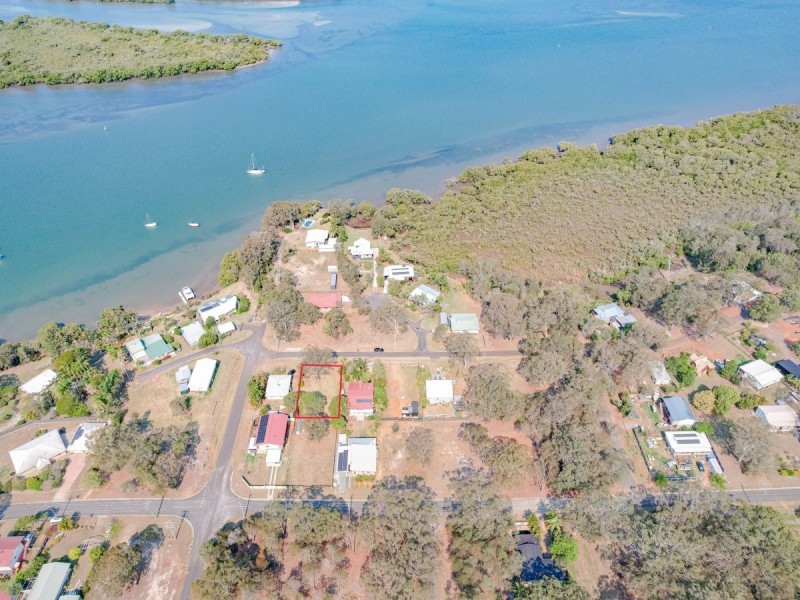 4 Aquamarine Pde, Russell Island QLD 4184