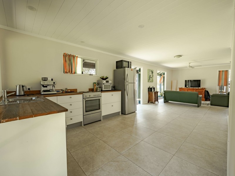 53 Cassandra, Russell Island QLD 4184