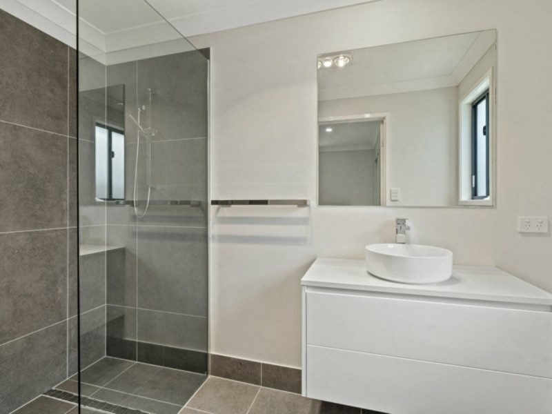 32 Rossi Avenue, Russell Island QLD 4184
