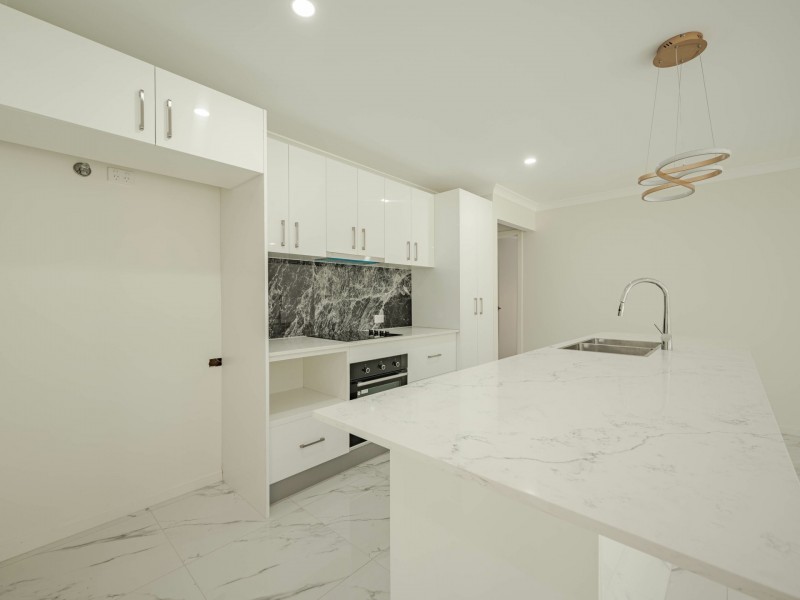 8 Nautilus Pde, Russell Island QLD 4184