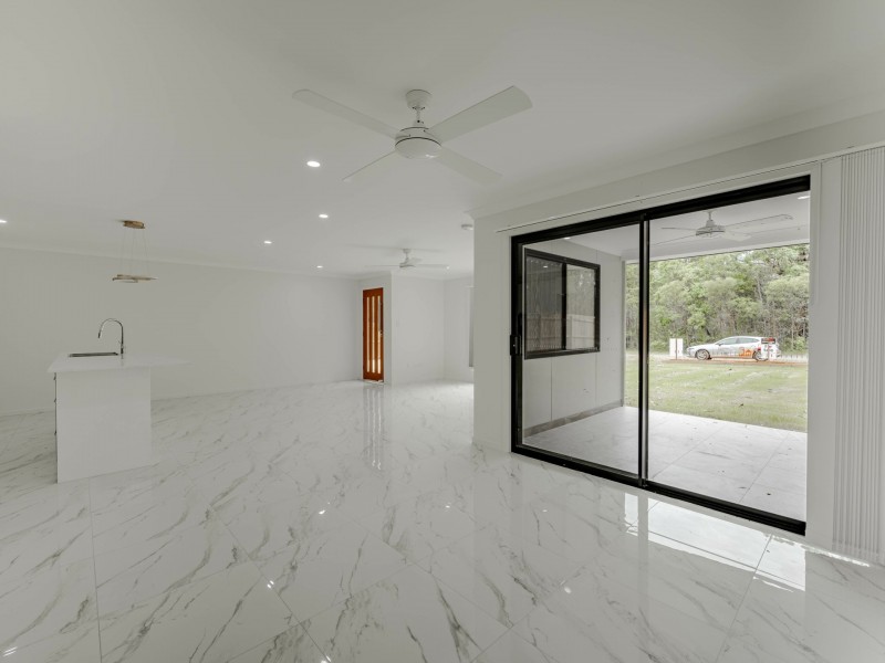 8 Nautilus Pde, Russell Island QLD 4184