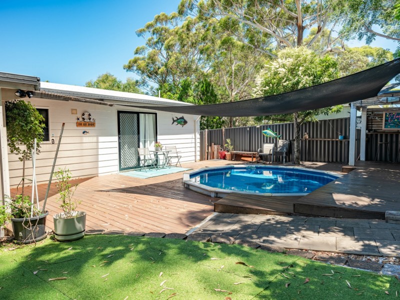 76 Deenya Pde, Russell Island QLD 4184