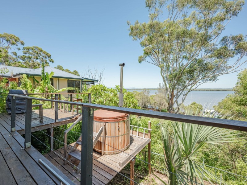 76 Deenya Pde, Russell Island QLD 4184