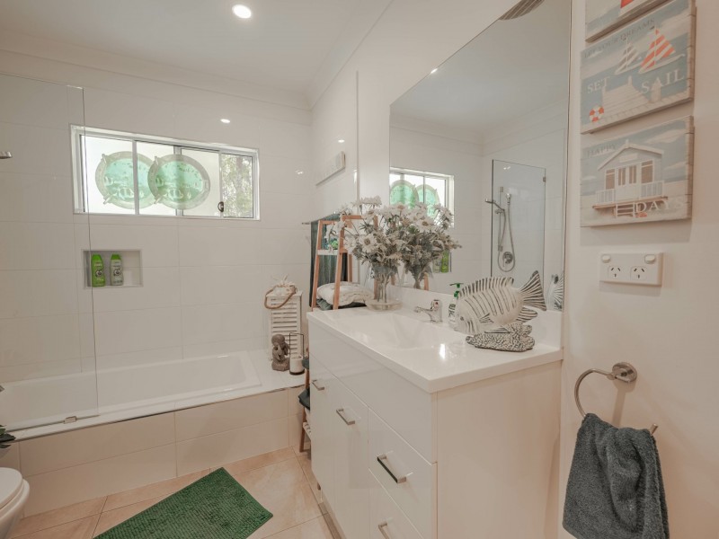 5 Saturn Street, Russell Island QLD 4184