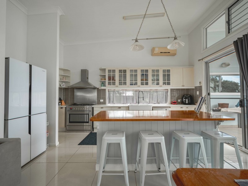 4 Hogan Court, Russell Island QLD 4184