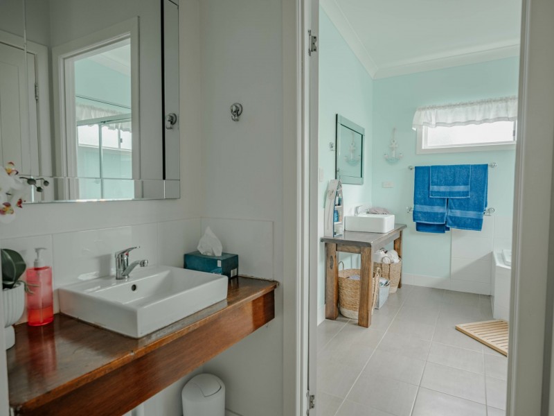 4 Hogan Court, Russell Island QLD 4184