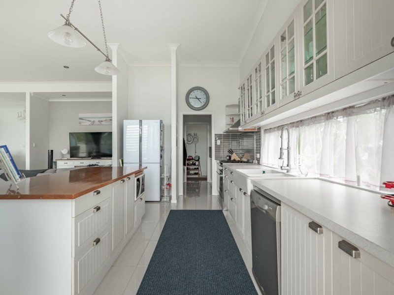 4 Hogan Court, Russell Island QLD 4184