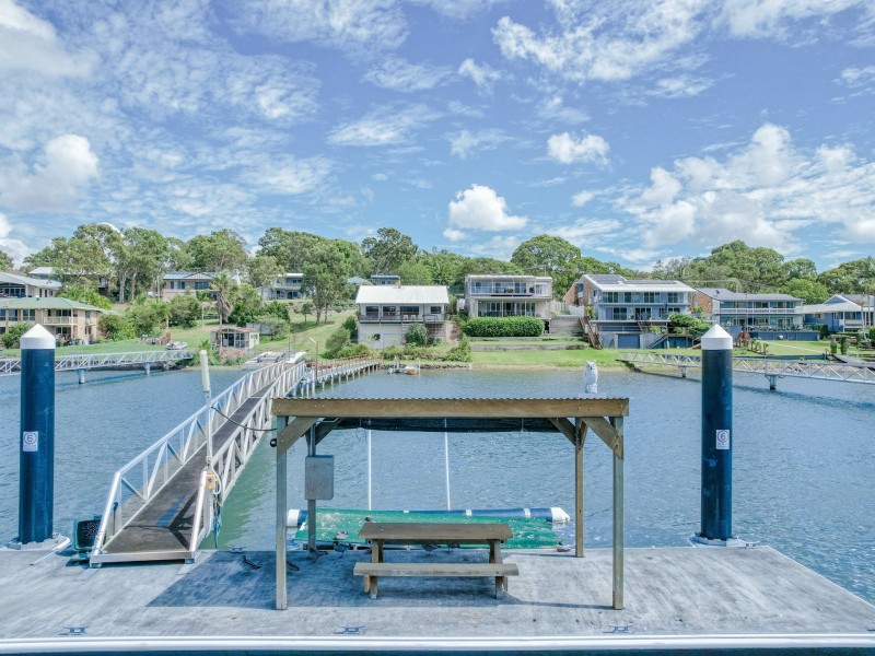 63 Wahine Drive, Russell Island QLD 4184