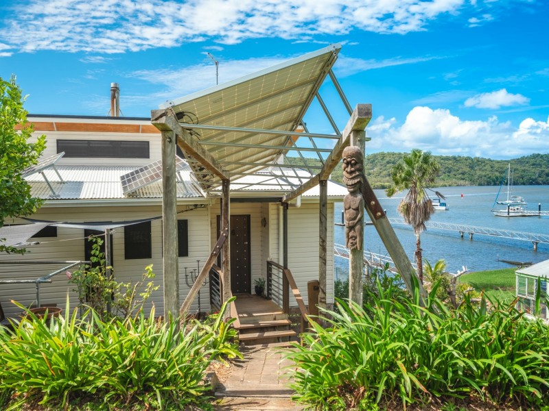 63 Wahine Drive, Russell Island QLD 4184