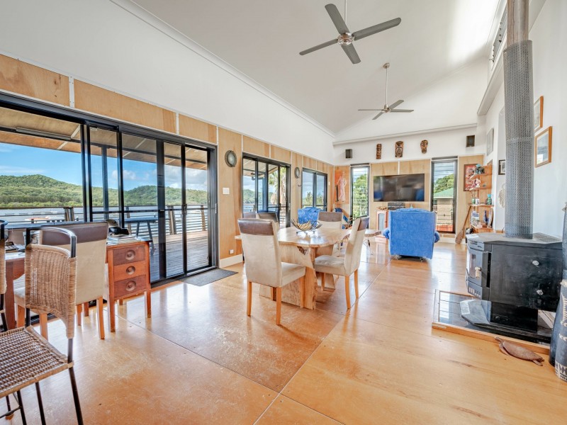 63 Wahine Drive, Russell Island QLD 4184