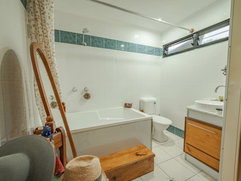 63 Wahine Drive, Russell Island QLD 4184
