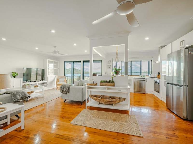 142-144 Canaipa Point Drive, Russell Island QLD 4184