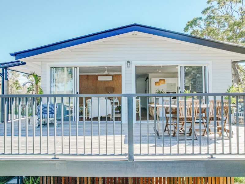 8 Bay Drive, Russell Island QLD 4184