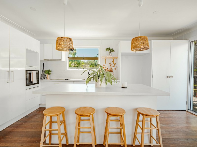 8 Bay Drive, Russell Island QLD 4184