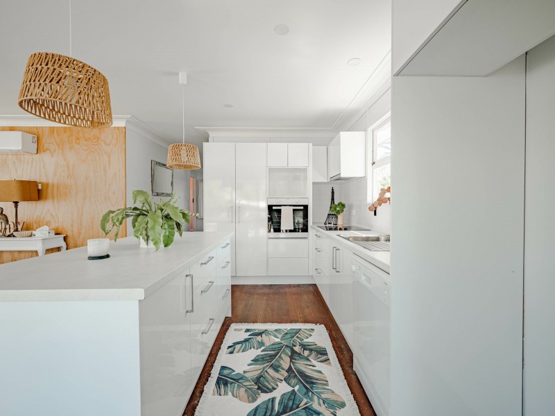 8 Bay Drive, Russell Island QLD 4184