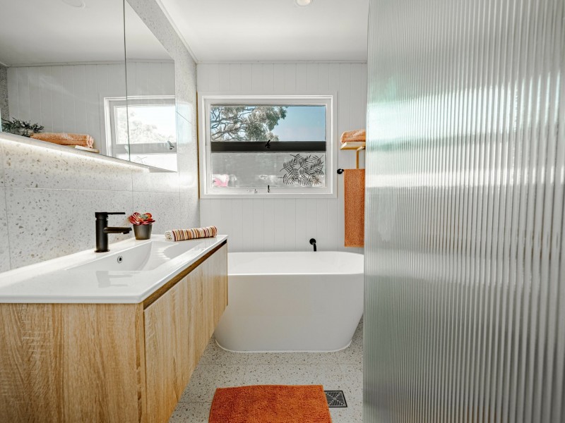 8 Bay Drive, Russell Island QLD 4184