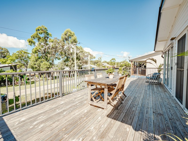 8 Bay Drive, Russell Island QLD 4184