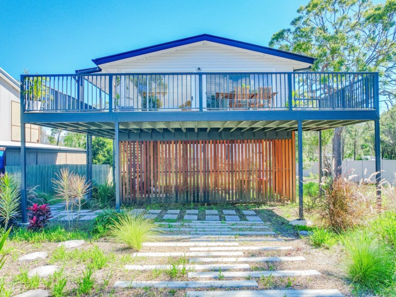 8 Bay Drive, Russell Island QLD 4184