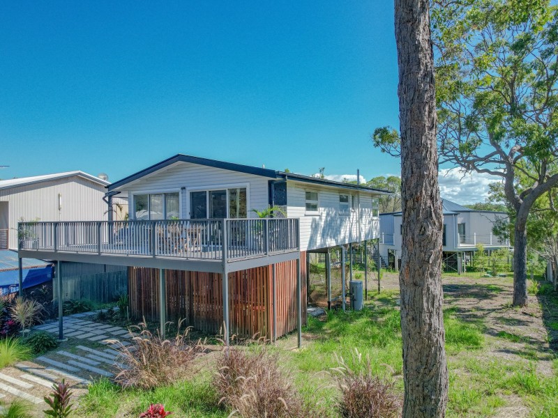 8 Bay Drive, Russell Island QLD 4184
