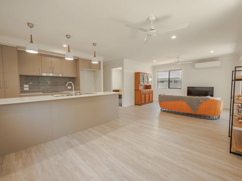266 Centre Road, Russell Island QLD 4184