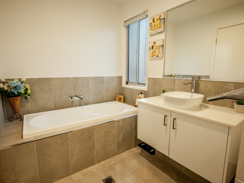 21 Lau St, Russell Island QLD 4184